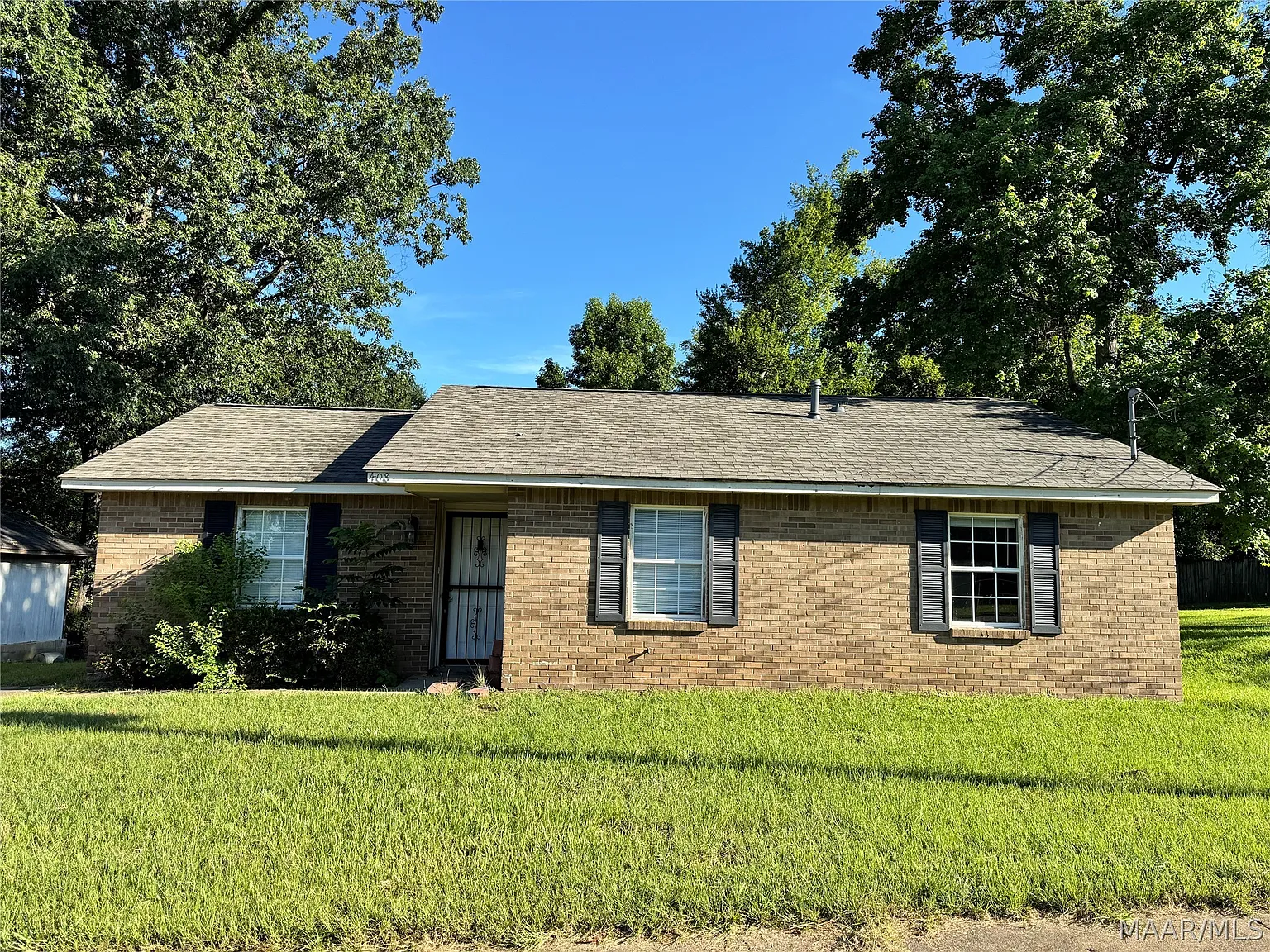 3 bed, 2.0 bath, 1156 sqft, $1,100 — Photo 1