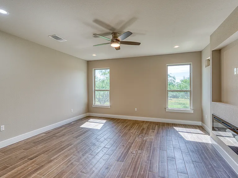 3217 Douglas Dr — Photo 10