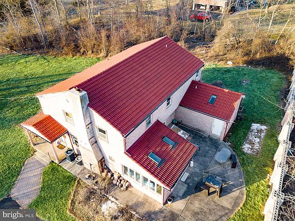 5th image of 87 Chestnut Ln