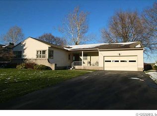 131 Valley Cir, Rochester, NY 14622