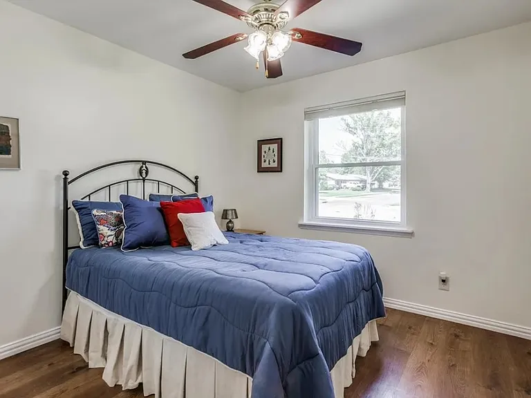 Second bedroom