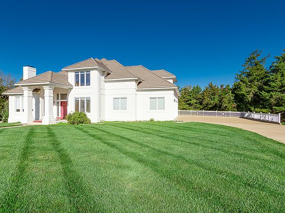 4th image of 718 Sherwood Dr