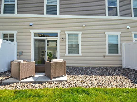 3rd image of 10895 Dunkirk Cir N