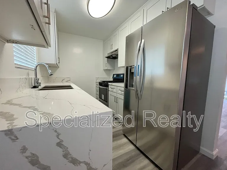 139 N Belmont St — Photo 3