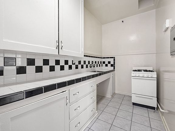 2nd image of 1611 Schrader Blvd APT 202