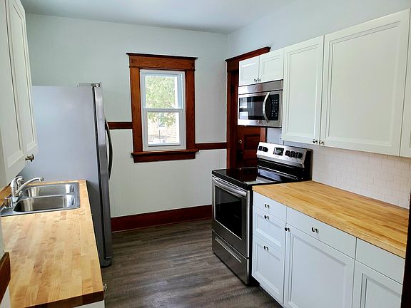 2nd image of 207 S 9th St
