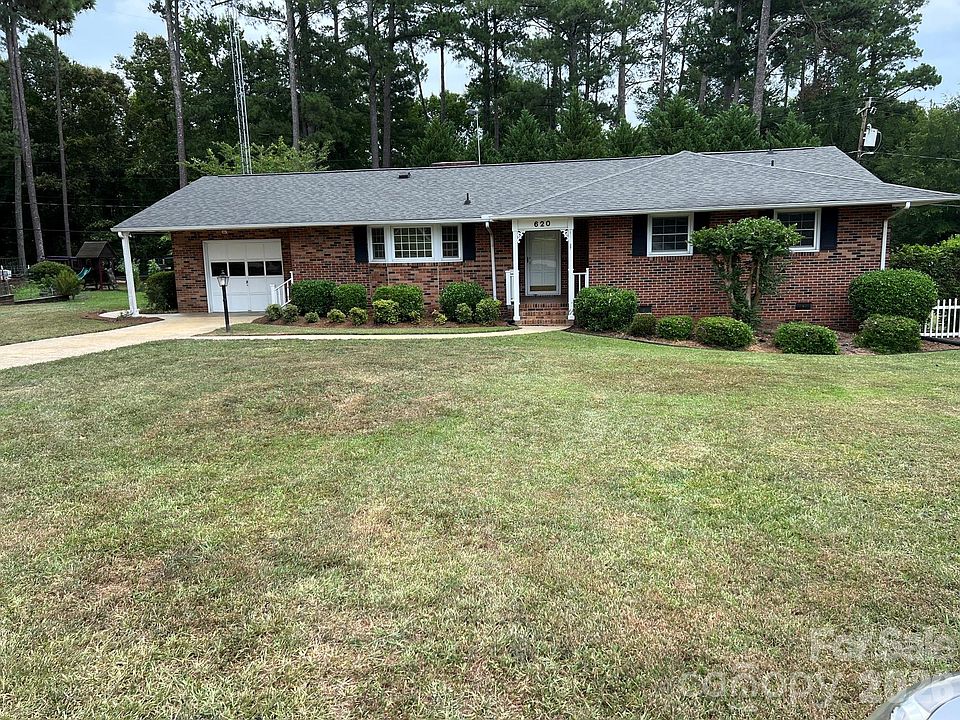 1st image of 620 McDowell Dr