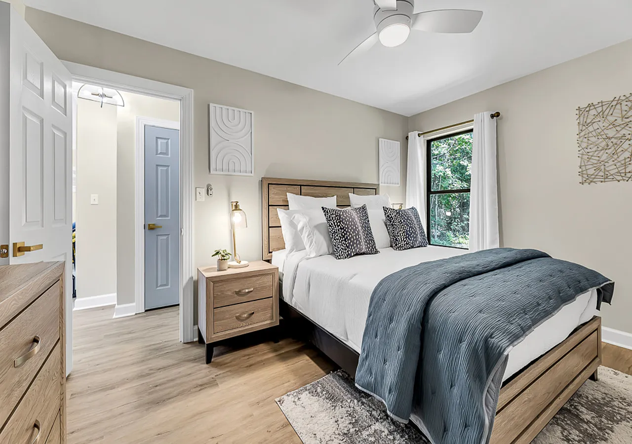 2 bed, 750 sqft, $2,800 — Photo 3