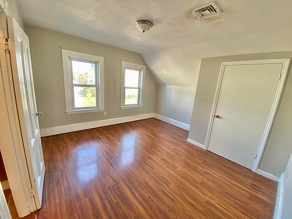 4th image of 37 Deldorf St #2
