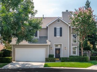 1011 E Monticello Cir, Fresno, CA 93720