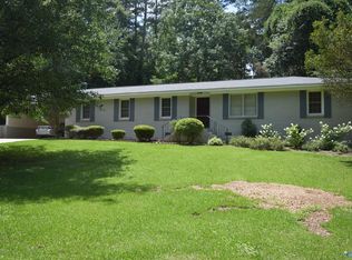 417 Redbud Dr, Gadsden, AL 35901