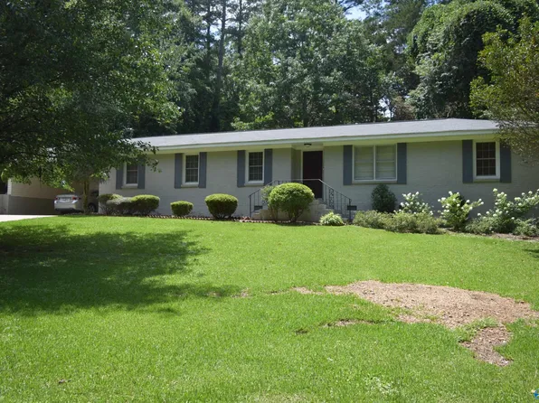 417 Redbud Dr, Gadsden, AL 35901