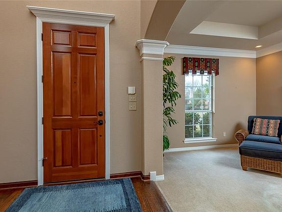 3rd image of 806 Timber Lake Cir