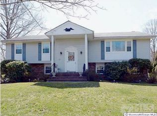 4 Rolling Knolls Dr, Middletown, NJ 07748