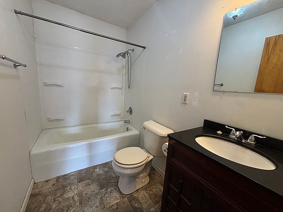 5th image of 2609 Garfield Ave