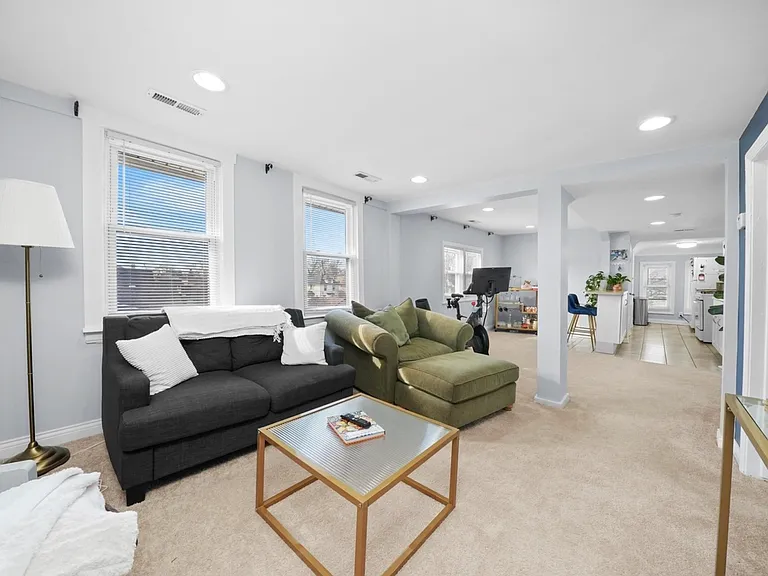 3832 N Pulaski Rd #3 — Photo 7