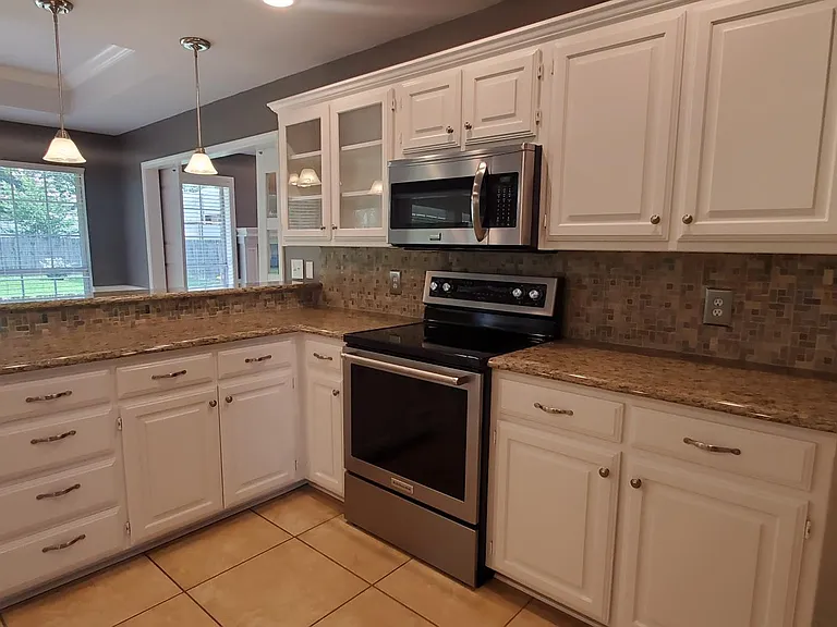 18257 Springmill Ct — Photo 19