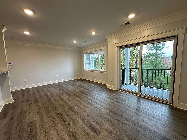 13-18 Hennery Way — Photo 30