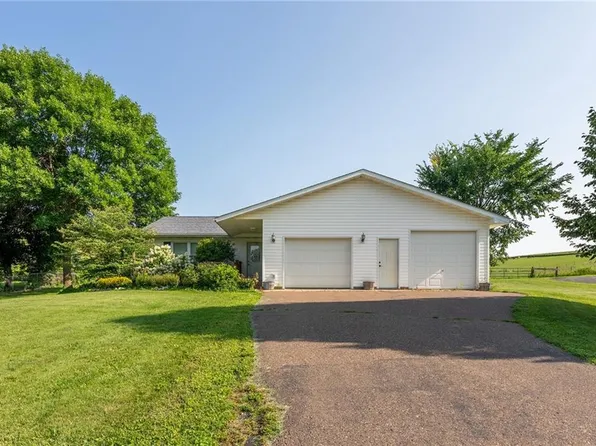 921 28th Avenue, Menomonie, WI 54751