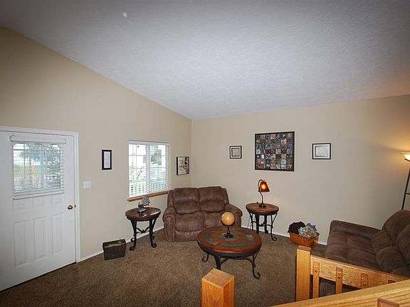 4th image of 2865 Pam St