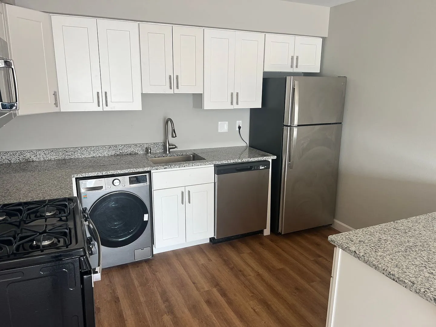 Newly Renovated, Pet-Friendly 1BR/1BA Apartments in Upper East Side Available August 1st — Photo 2