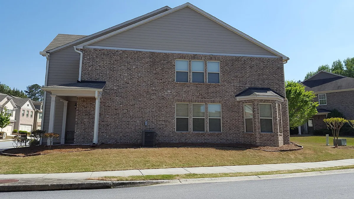 Building Photo - 3909 Brockenhurst Dr
