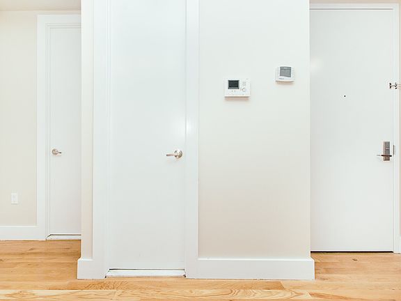 2nd image of 623 Park Pl APT 3