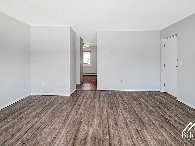 301 Oaklawn Ave — Photo 4