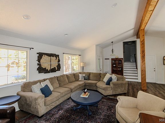 5th image of 42109 Evergreen Dr