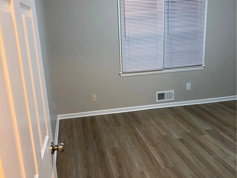 135 Springtree Rd #B — Photo 6