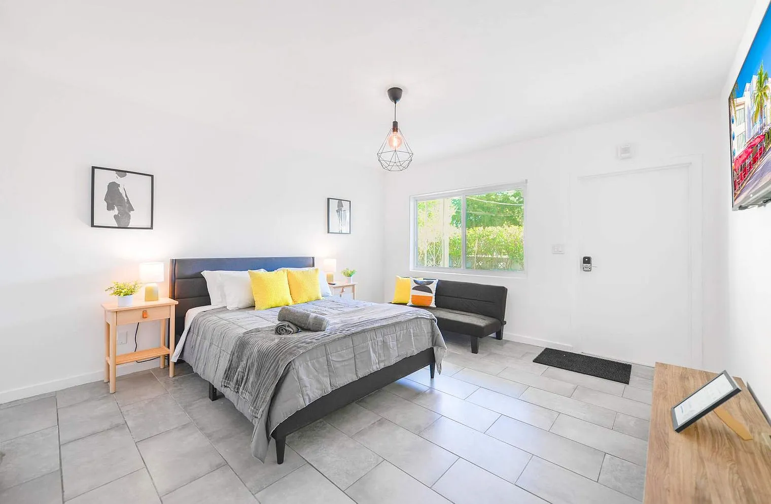Studio, 1.0 bath, 398 sqft, $1,344 — Photo 1