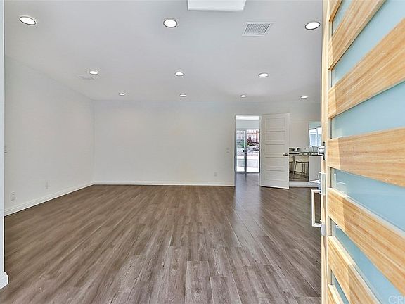3rd image of 6515 Debs Ave