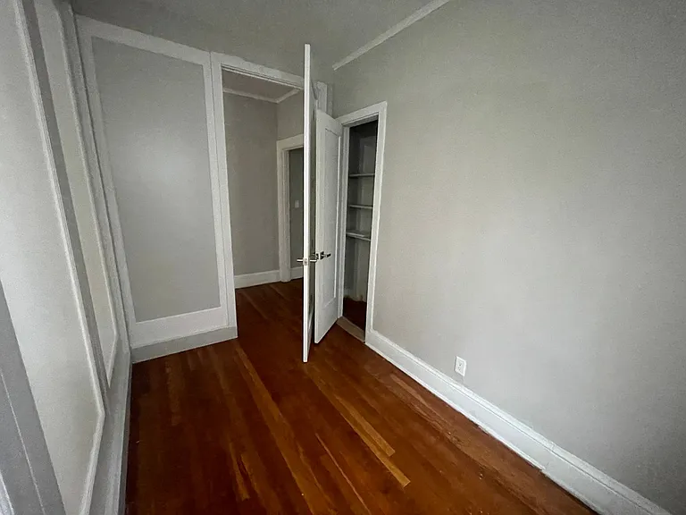 16 Evergreen Ave — Photo 5