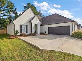 127 Herons Bay Cir, Madison, MS 39110