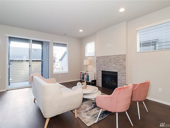 4th image of 1447 E 48th St Lot 4-24