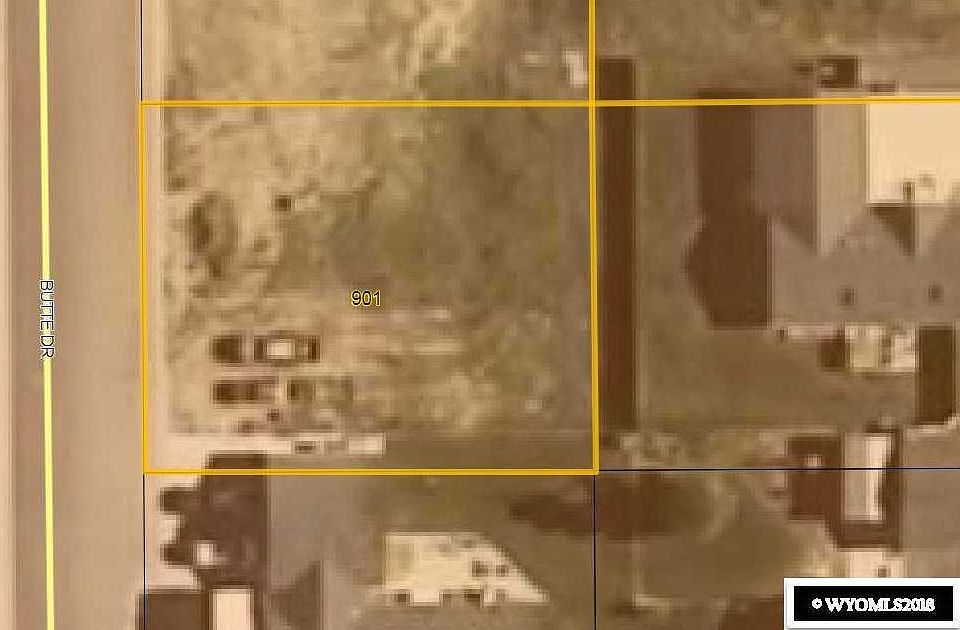 2nd image of 901 Butte Dr