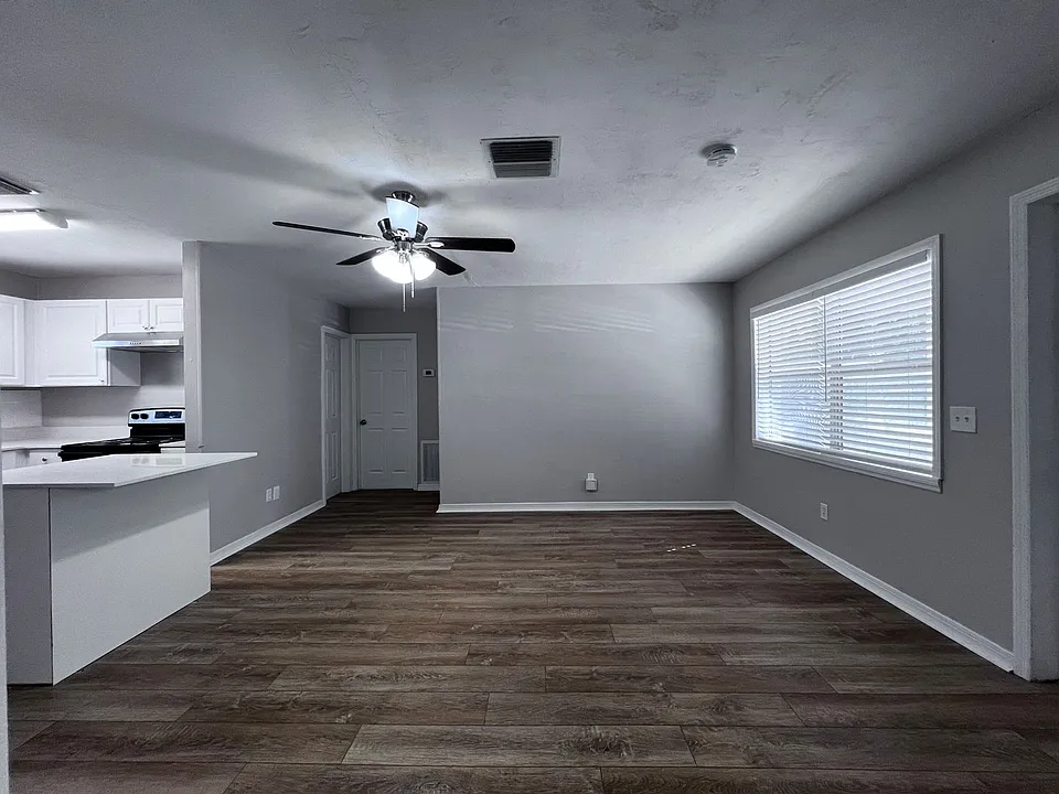 8002 Miramar Ave