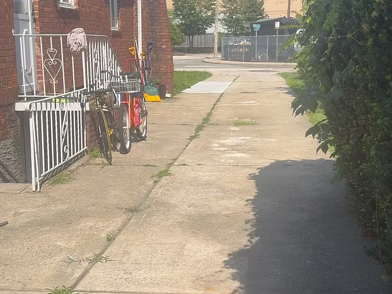 Davison Plz — Photo 40