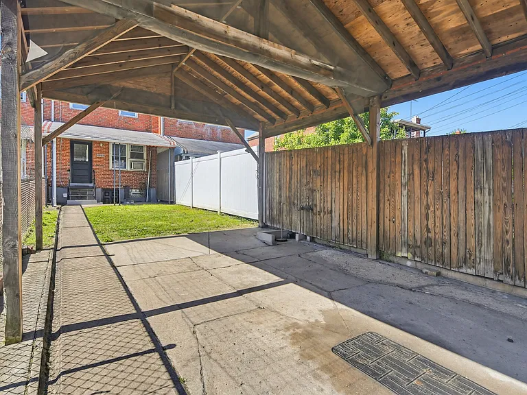 7536 Westfield Rd — Photo 35