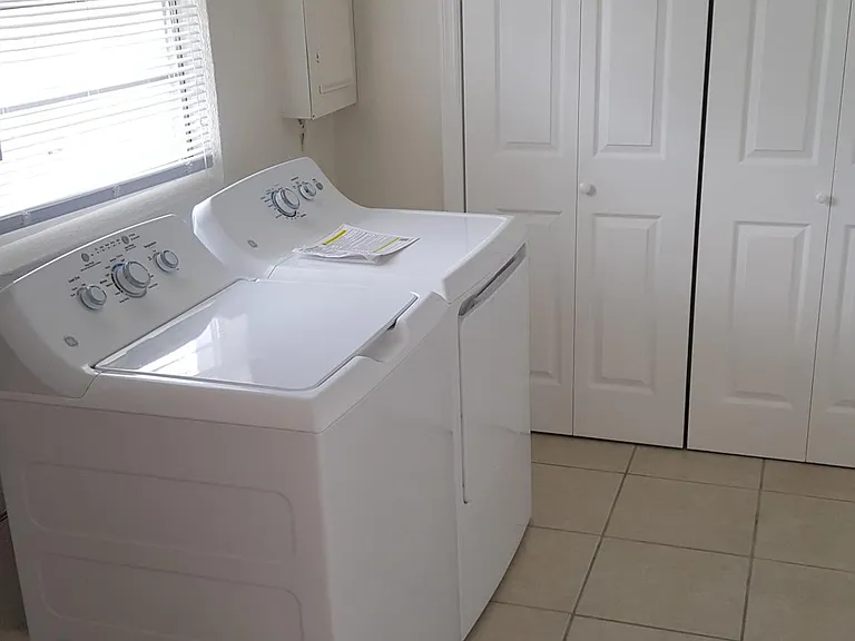 560 Lake August Dr — Photo 12