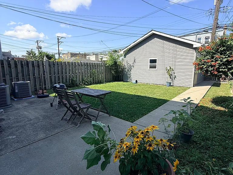 2434 N Avers Ave #2 — Photo 12