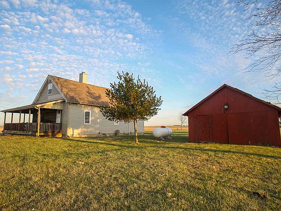 3rd image of 2827 E State Road 28