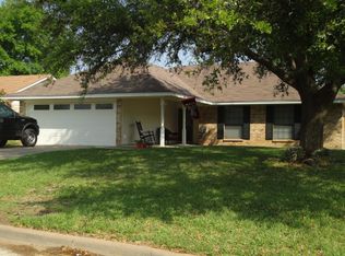 1402 Los Colinos Ct, Graham, TX 76450