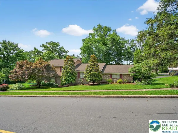 56 Hearthstone Dr, Reading, PA 19606