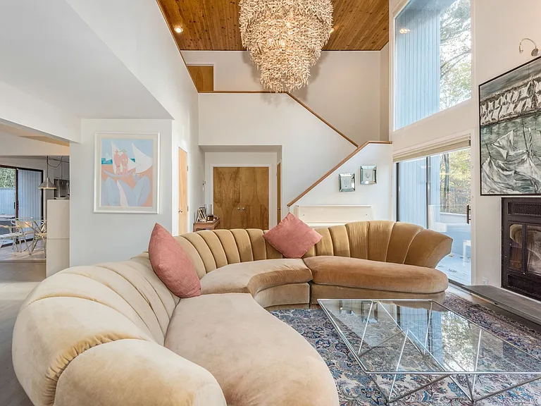 5 Northside Dr — Photo 3