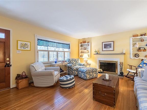 5th image of 3925 Strathmoor Dr