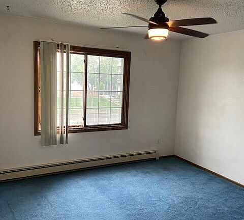 3rd image of 1720 N Grandview Ln #11262427