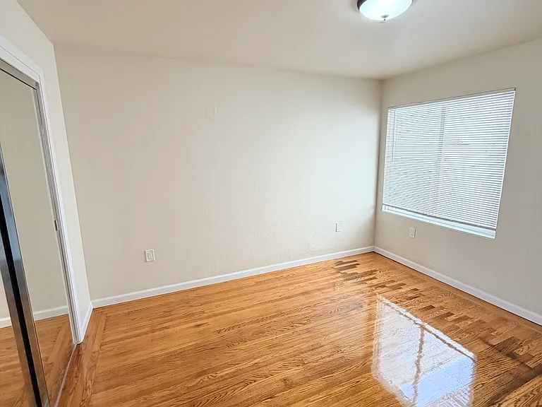 4211 Moraga St #11 — Photo 6