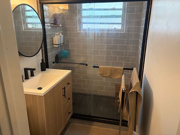2nd image of 124 Avenida Miramar APT C