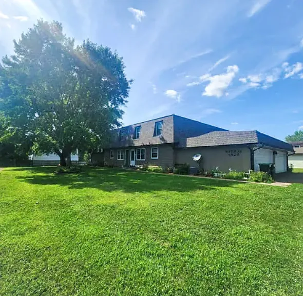 2 bed, 1.5 bath, 1600 sqft, $1,095 — Photo 1